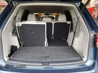 2023 Volkswagen Atlas SE z VIN 1V2HR2CA5PC527628, wystawiony jako IAAI lot #42569146 z przebiegiem 27 424 mil mil oraz . Historia ofert i sprzedaży dostępna na DreamBid. Obrazek 8.