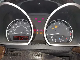 2006 BMW Z4 3.0si z VIN 4USBU53506LW92215, wystawiony jako IAAI lot #42340243 z przebiegiem 103 740 mil mil oraz . Historia ofert i sprzedaży dostępna na DreamBid. Obrazek 7.
