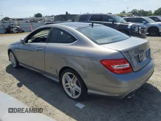 2013 Mercedes-Benz C 250 с VIN WDDGJ4HB5DG072422, выставлен на аукционе Copart как лот 55254375 с пробегом 47 063 миль миль и Чистый • Clean title. История ставок и продаж доступна на DreamBid. Изображение 2.