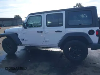 2022 Jeep Wrangler Unlimited Sport S with VIN 1C4HJXDN9NW154922, listed as a IAAI auction lot 41230408 with 35,187 mi miles. Bid and sale history available at carsss.com. Image 15.