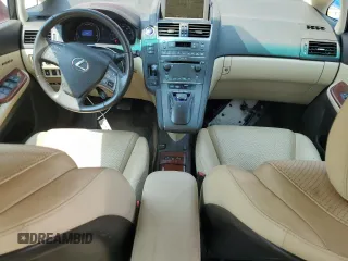 2010 Lexus HS 250h z VIN JTHBB1BA2A2021869, wystawiony jako Copart lot #60102755 z przebiegiem 188 294 mil mil oraz Czysty tytuł • Clean title. Historia ofert i sprzedaży dostępna na DreamBid. Obrazek 8.