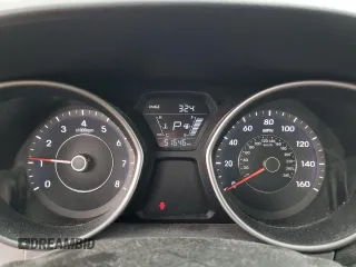 2015 Hyundai Elantra SE z VIN 5NPDH4AE2FH593741, wystawiony jako Copart lot #55476435 z przebiegiem 51 646 mil mil oraz Szkoda całkowita • Salvage title. Historia ofert i sprzedaży dostępna na DreamBid. Obrazek 9.