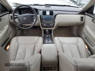 2008 Cadillac DTS 1SD z VIN 1G6KD57Y78U104174, wystawiony jako Copart lot #44759355 z przebiegiem 101 428 mil mil oraz Szkoda całkowita • Salvage title. Historia ofert i sprzedaży dostępna na DreamBid. Obrazek 8.