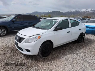 2013 Nissan Versa S Plus z VIN 3N1CN7AP8DL819076, wystawiony jako Copart lot #54154645 z przebiegiem 147 725 mil mil oraz Szkoda całkowita • Salvage title. Historia ofert i sprzedaży dostępna na DreamBid. Obrazek 1.