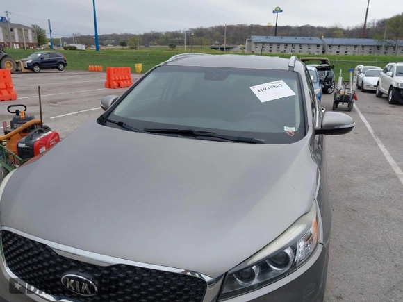 2017 Kia Sorento LX with VIN 5XYPGDA51HG196662, listed as a IAAI auction lot 41939867 with 169,836 mi miles and . Bid and sale history available at DreamBid. Image 6.