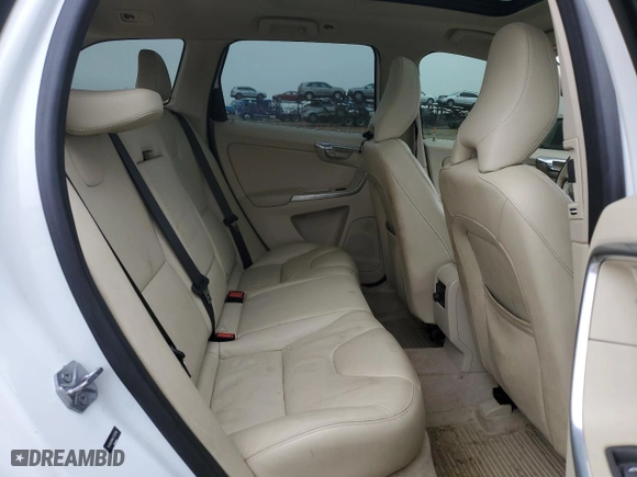 2015 Volvo XC60 T6 Platinum with VIN YV4902RMXF2721719, listed as a Copart auction lot 43857215 with 44,579 mi miles and Clean Title. Bid and sale history available at carsss.com. Image 11.