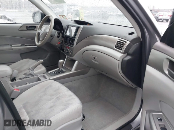 2010 Subaru Forester 2.5X with VIN JF2SH6AC8AH746620, listed as a IAAI auction lot 41965198 with 133,887 mi miles. Bid and sale history available at carsss.com. Image 5.