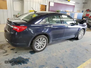 2012 Chrysler 200 Limited z VIN 1C3CCBCG7CN300185, wystawiony jako Copart lot #57810525 z przebiegiem 173 981 mil mil oraz Szkoda całkowita • Salvage title. Historia ofert i sprzedaży dostępna na DreamBid. Obrazek 3.
