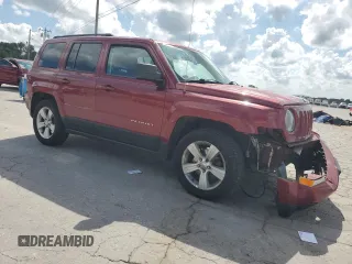 2016 Jeep Patriot Latitude with VIN 1C4NJPFA1GD810655, listed as a Copart auction lot 61093715 with 172,936 mi miles and Salvage title. Bid and sale history available at DreamBid. Image 4.