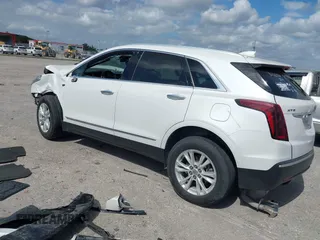 2021 Cadillac XT5 FWD Luxury with VIN 1GYKNAR40MZ146268, listed as a IAAI auction lot 41522802 with 61,775 mi miles. Bid and sale history available at carsss.com. Image 3.
