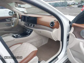 2017 Mercedes-Benz E with VIN WDDZF4KBXHA108620, listed as a IAAI auction lot 41935260 with 81,684 mi miles. Bid and sale history available at carsss.com. Image 5.