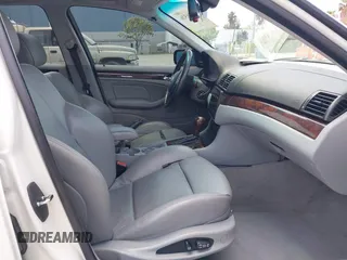 2004 BMW 3 Series 325i с VIN WBAAZ33414KP84920, выставлен на аукционе IAAI как лот 42056526 с пробегом 199 879 миль миль и . История ставок и продаж доступна на DreamBid. Изображение 5.