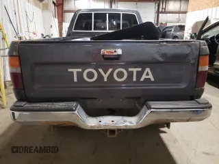 1991 Toyota Pickup с VIN JT4RN13P0M6028973, выставлен на аукционе Copart как лот 57910145 с пробегом 197 629 миль миль и Списание • Salvage title. История ставок и продаж доступна на DreamBid. Изображение 6.