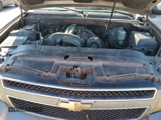2008 Chevrolet Suburban LTZ with VIN 3GNFC16J28G181446, listed as a Copart auction lot 72350674 with 372,561 mi miles and Salvage Title. Bid and sale history available at carsss.com. Image 12.