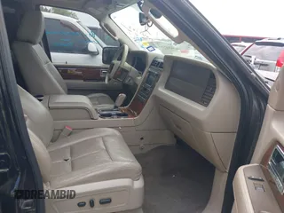 2012 Lincoln Navigator z VIN 5LMJJ3H58CEL01179, wystawiony jako IAAI lot #42445163 z przebiegiem 155 528 mil mil oraz . Historia ofert i sprzedaży dostępna na DreamBid. Obrazek 5.