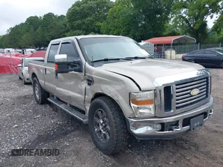 2010 Ford F-250 XL z VIN 1FTSW2AR4AEB11767, wystawiony jako IAAI lot #42490922 z przebiegiem 258 343 mil mil oraz . Historia ofert i sprzedaży dostępna na DreamBid. Obrazek 6.