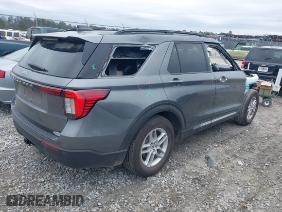 2025 Ford Explorer Active with VIN 1FMUK7DH5SGA22022, listed as a IAAI auction lot 41368923 with 3,142 mi miles. Bid and sale history available at carsss.com. Image 4.