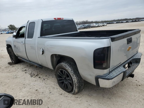 2013 Chevrolet Silverado 1500 LT with VIN 1GCRCSE05DZ407588, listed as a Copart auction lot 45199115 with 178,531 mi miles and Salvage Title. Bid and sale history available at DreamBid. Image 2.