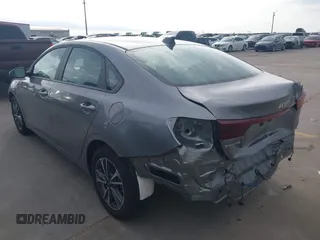 2024 Kia Forte LXS z VIN 3KPF24AD6RE836512, wystawiony jako IAAI lot #42166367 z przebiegiem 3 352 mil mil oraz . Historia ofert i sprzedaży dostępna na DreamBid. Obrazek 3.