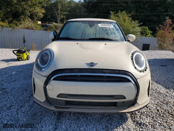 2022 MINI Hardtop 2 Door Cooper with VIN WMW33DH02N2P62576, listed as a Copart auction lot 74494094 with 52,662 mi miles and Clean Title. Bid and sale history available at carsss.com. Image 5.