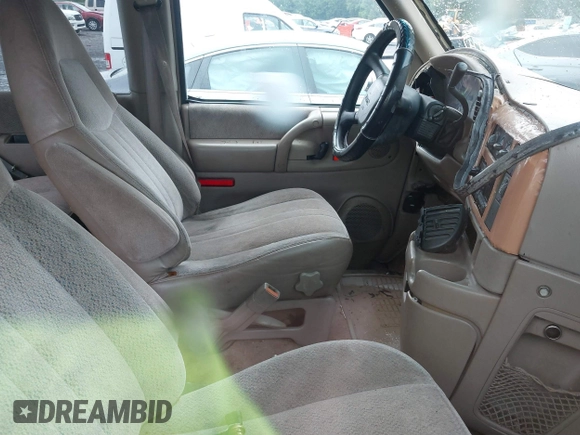 1999 GMC Safari with VIN 1GKDM19WXXB523158, listed as a IAAI auction lot 37840214 with Not Provided miles. Bid and sale history available at carsss.com. Image 5.