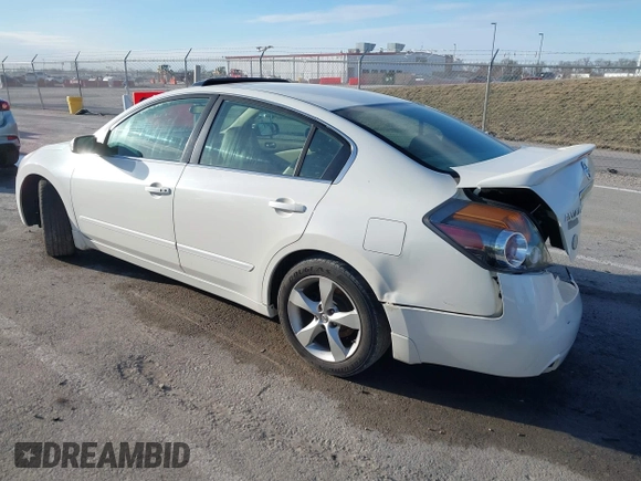 2008 Nissan Altima 3.5 SE with VIN 1N4BL21E38C162565, listed as a IAAI auction lot 41722199 with 205,992 mi miles. Bid and sale history available at carsss.com. Image 3.