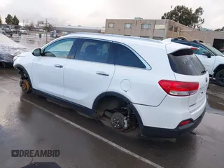 2018 Kia Sorento LX with VIN 5XYPG4A3XJG380986, listed as a IAAI auction lot 41732312 with 86,927 mi miles. Bid and sale history available at carsss.com. Image 3.
