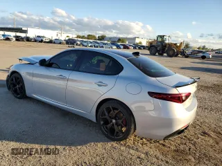 2020 Alfa Romeo Giulia Ti Sport with VIN ZARFAMBN7L7635824, listed as a Copart auction lot 73010252 with 15,771 mi miles. Bid and sale history available at carsss.com. Image 2.