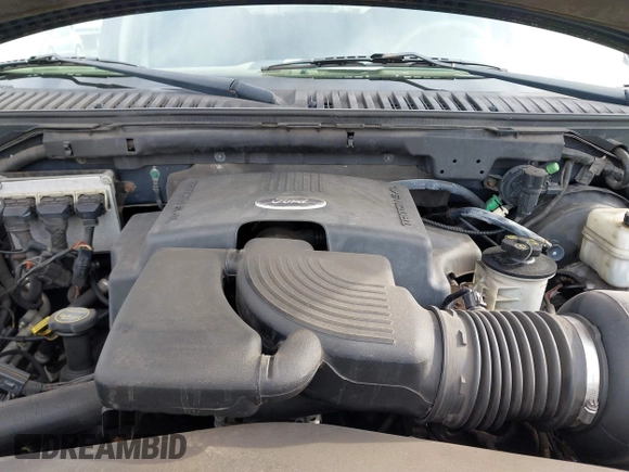 2004 Ford Expedition Special Service with VIN 1FMFU16L44LB85496, listed as a IAAI auction lot 41852315 with 169,687 mi miles. Bid and sale history available at carsss.com. Image 10.