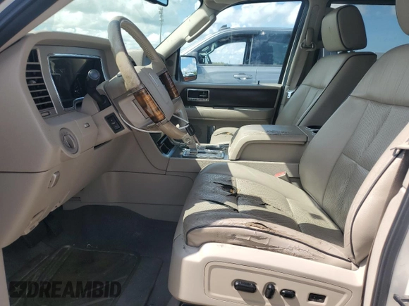 2007 Lincoln Navigator with VIN 5LMFU27567LJ12959, listed as a Copart auction lot 61891815 with 217,307 mi miles and Salvage title. Bid and sale history available at DreamBid. Image 7.