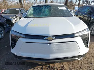 2024 Chevrolet Blazer EV eAWD LT z VIN 3GNKDBRJXRS260469, wystawiony jako IAAI lot #41810207 z przebiegiem 5356 mil mil oraz . Historia ofert i sprzedaży dostępna na DreamBid. Obrazek 12.