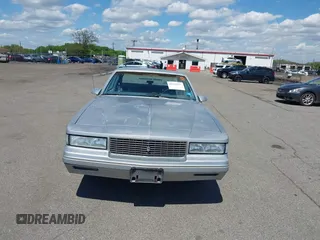 1987 Chevrolet Monte Carlo z VIN 1G1GZ11Z4HR114011, wystawiony jako IAAI lot #42204871 z przebiegiem 74 357 mil mil oraz . Historia ofert i sprzedaży dostępna na DreamBid. Obrazek 6.