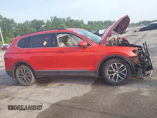 2018 Volkswagen Tiguan SEL z VIN 3VV3B7AX1JM208075, wystawiony jako IAAI lot #42651678 z przebiegiem Nie podano mil oraz . Historia ofert i sprzedaży dostępna na DreamBid. Obrazek 12.