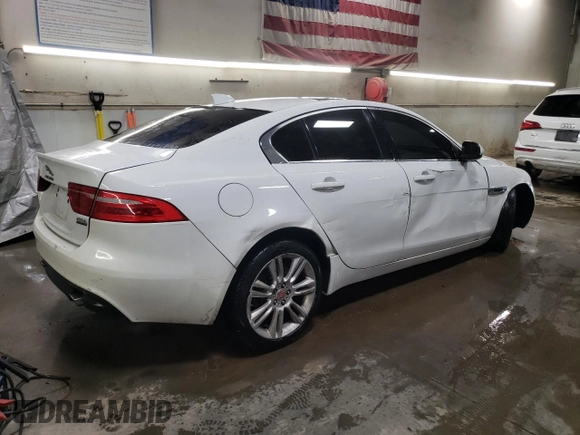 2019 Jaguar XE 25t Premium with VIN SAJAJ4FX0KCP51647, listed as a Copart auction lot 43606485 with 58,354 mi miles and Salvage Title. Bid and sale history available at carsss.com. Image 3.
