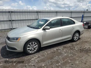 2011 Volkswagen Jetta SE z VIN 3VWDZ7AJ2BM017953, wystawiony jako Copart lot #55307495 z przebiegiem 113 672 mil mil oraz Szkoda całkowita • Salvage title. Historia ofert i sprzedaży dostępna na DreamBid. Obrazek 1.
