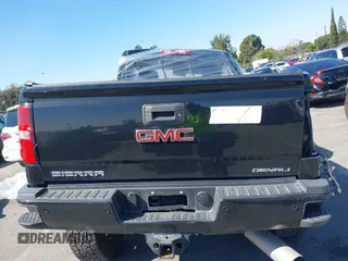 2019 GMC Sierra 2500HD Denali with VIN 1GT12SEYXKF222893, listed as a IAAI auction lot 41722342 with 114,613 mi miles. Bid and sale history available at carsss.com. Image 12.