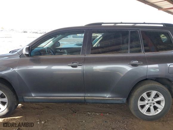 2013 Toyota Highlander with VIN 5TDZK3EH0DS134334, listed as a IAAI auction lot 41816783 with 197,707 mi miles. Bid and sale history available at carsss.com. Image 14.