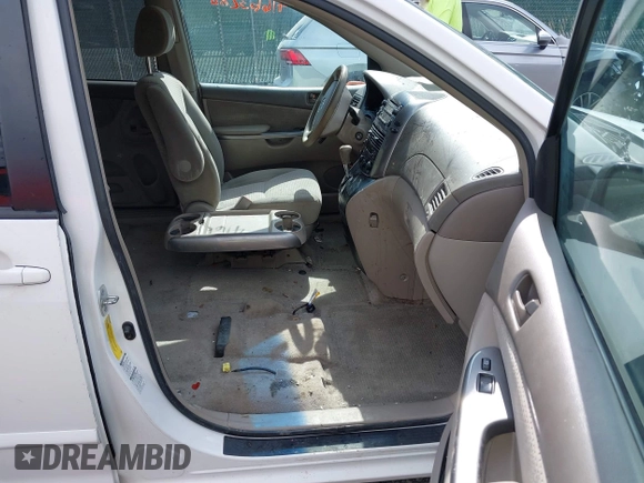 2006 Toyota Sienna LE with VIN 5TDBA23C56S057744, listed as a IAAI auction lot 41663288 with 158,299 mi miles and . Bid and sale history available at DreamBid. Image 5.
