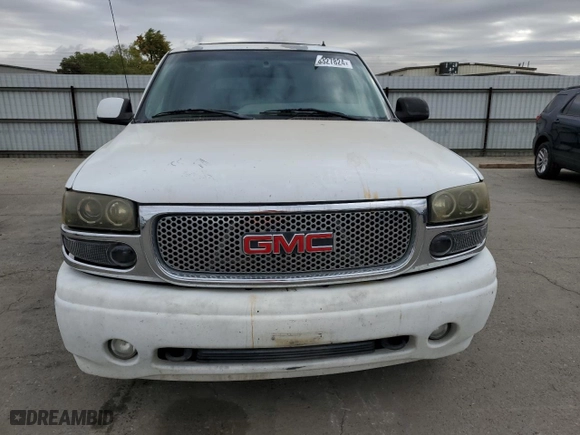 2002 GMC Yukon Denali with VIN 1GKEK63U72J114502, listed as a Copart auction lot 78327824 with 266,426 mi miles and Clean Title. Bid and sale history available at carsss.com. Image 5.