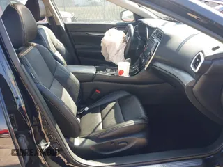 2017 Nissan Maxima SV with VIN 1N4AA6AP1HC437294, listed as a IAAI auction lot 41761296 with 1 mi miles. Bid and sale history available at carsss.com. Image 5.
