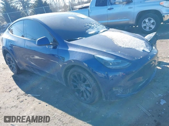 2024 Tesla Model Y Long Range with VIN 7SAYGDEE5RA252075, listed as a IAAI auction lot 41380481 with 13,088 mi miles. Bid and sale history available at carsss.com. Image 1.
