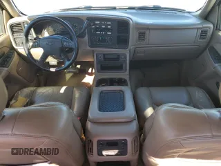 2003 Chevrolet Silverado 1500HD LS z VIN 1GCGK13U43F122682, wystawiony jako Copart lot #76813794 z przebiegiem 275 467 mil mil oraz Szkoda całkowita • Salvage title. Historia ofert i sprzedaży dostępna na DreamBid. Obrazek 8.