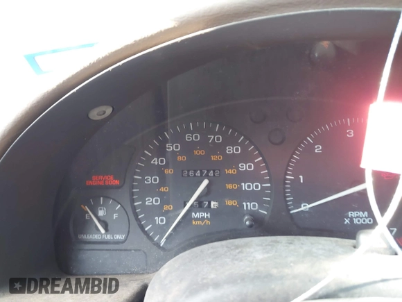 1996 Saturn SL with VIN 1G8ZF5289TZ265189, listed as a IAAI auction lot 41618552 with 264,742 mi miles. Bid and sale history available at carsss.com. Image 7.