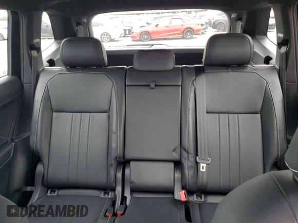 2023 Volkswagen Tiguan SE R-Line Black z VIN 3VVCB7AXXPM033818, wystawiony jako Copart lot #48759425 z przebiegiem 24 260 mil mil oraz Szkoda całkowita • Salvage title. Historia ofert i sprzedaży dostępna na DreamBid. Obrazek 10.