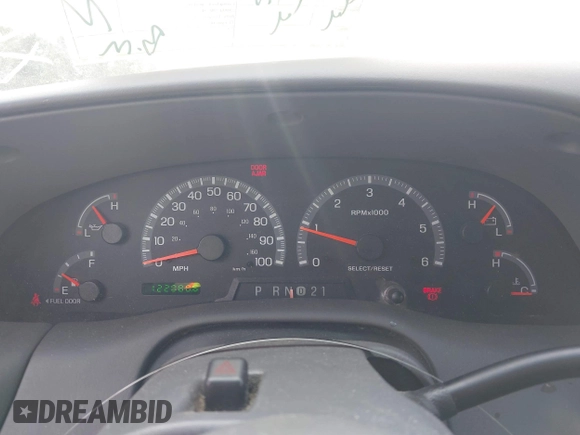 2003 Ford F-150 XLT with VIN 1FTRW08L73KA73945, listed as a IAAI auction lot 41474904 with 122,080 mi miles. Bid and sale history available at carsss.com. Image 7.