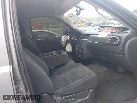 2007 Chevrolet Tahoe LT z VIN 1GNFC13J07J122414, wystawiony jako IAAI lot #39134539 z przebiegiem Nie podano mil oraz . Historia ofert i sprzedaży dostępna na DreamBid. Obrazek 5.