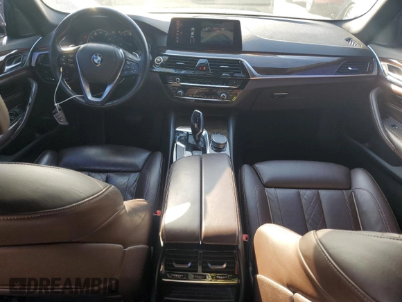 2018 BMW 5 Series 530i z VIN WBAJA5C58JWA38130, wystawiony jako Copart lot #48018525 z przebiegiem 133 533 mil mil oraz Szkoda całkowita • Salvage title. Historia ofert i sprzedaży dostępna na DreamBid. Obrazek 8.