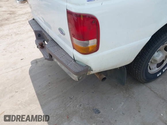 1996 Ford Ranger XL z VIN 1FTCR14U7TPA03267, wystawiony jako IAAI lot #42386485 z przebiegiem 181 383 mil mil oraz . Historia ofert i sprzedaży dostępna na DreamBid. Obrazek 12.