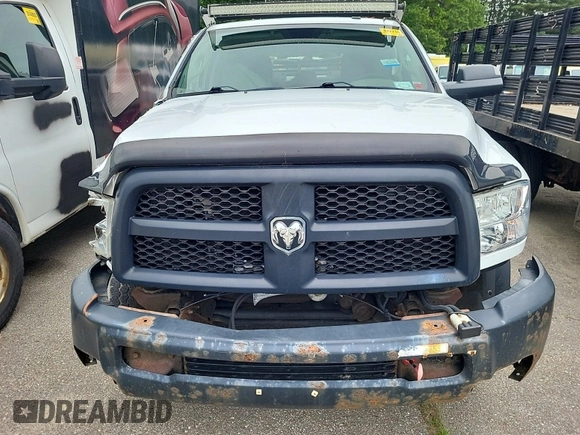 2017 Ram 2500 Tradesman z VIN 3C6UR5HJXHG647375, wystawiony jako IAAI lot #42608451 z przebiegiem 162 998 mil mil oraz . Historia ofert i sprzedaży dostępna na DreamBid. Obrazek 18.