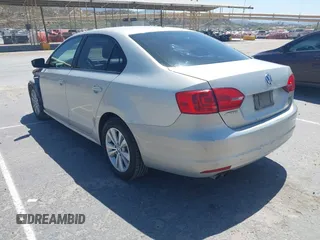 2011 Volkswagen Jetta SE with VIN 3VWDZ7AJXBM372921, listed as a IAAI auction lot 42226390 with 265,452 mi miles and . Bid and sale history available at DreamBid. Image 3.